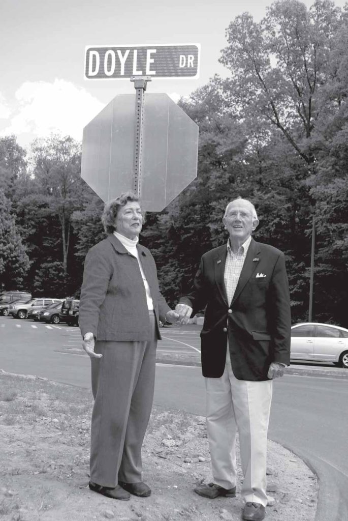 David Bartley, with Mimi Doyle, during the dedication ceremony for Doyle Drive, named for her late husband, Jack Doyle ’51.